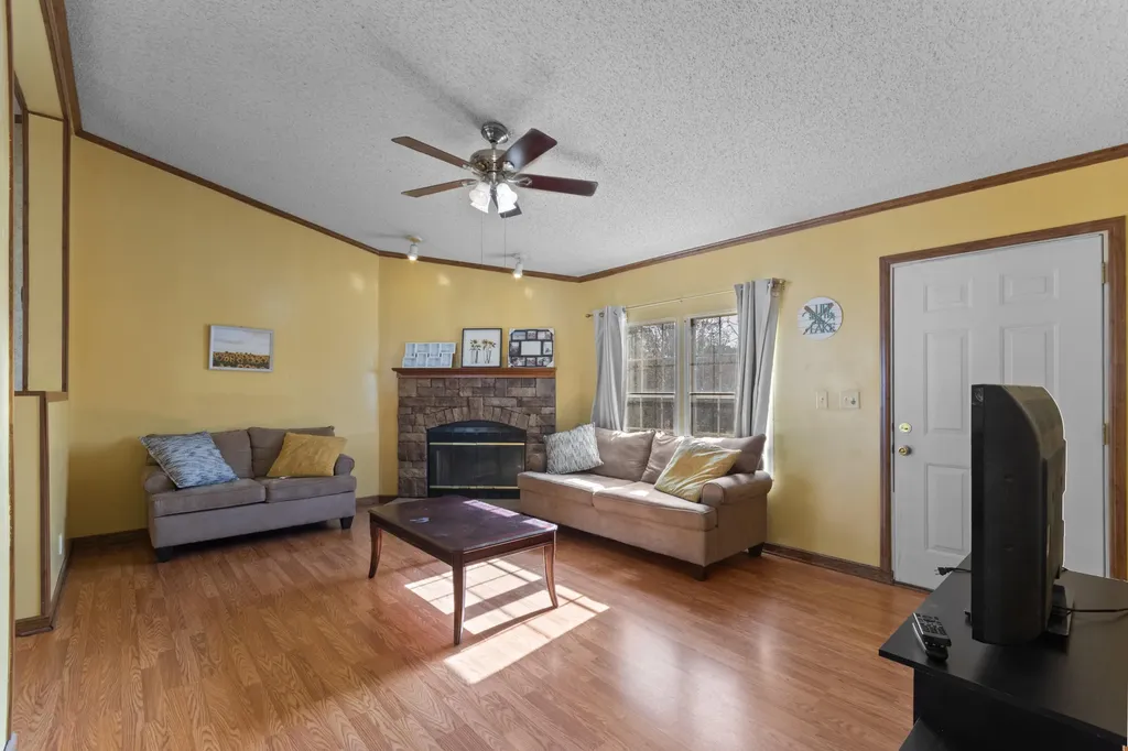 408 Shoreline Drive New Concord KY 42076