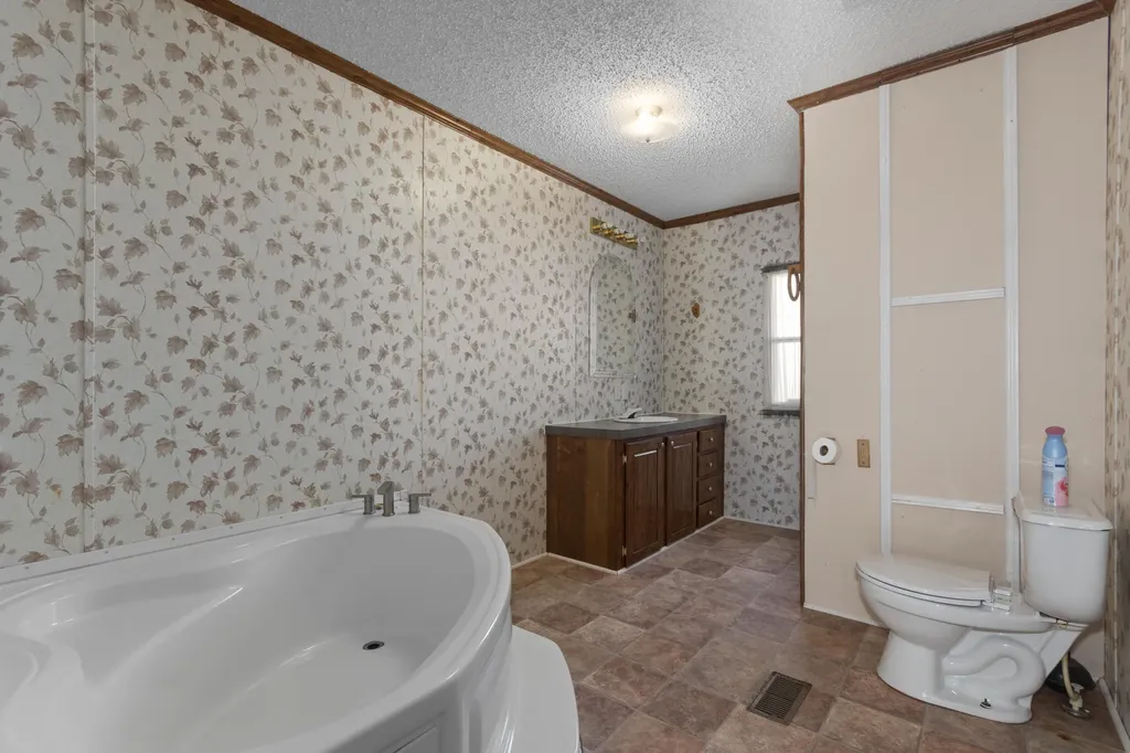 408 Shoreline Drive New Concord KY 42076