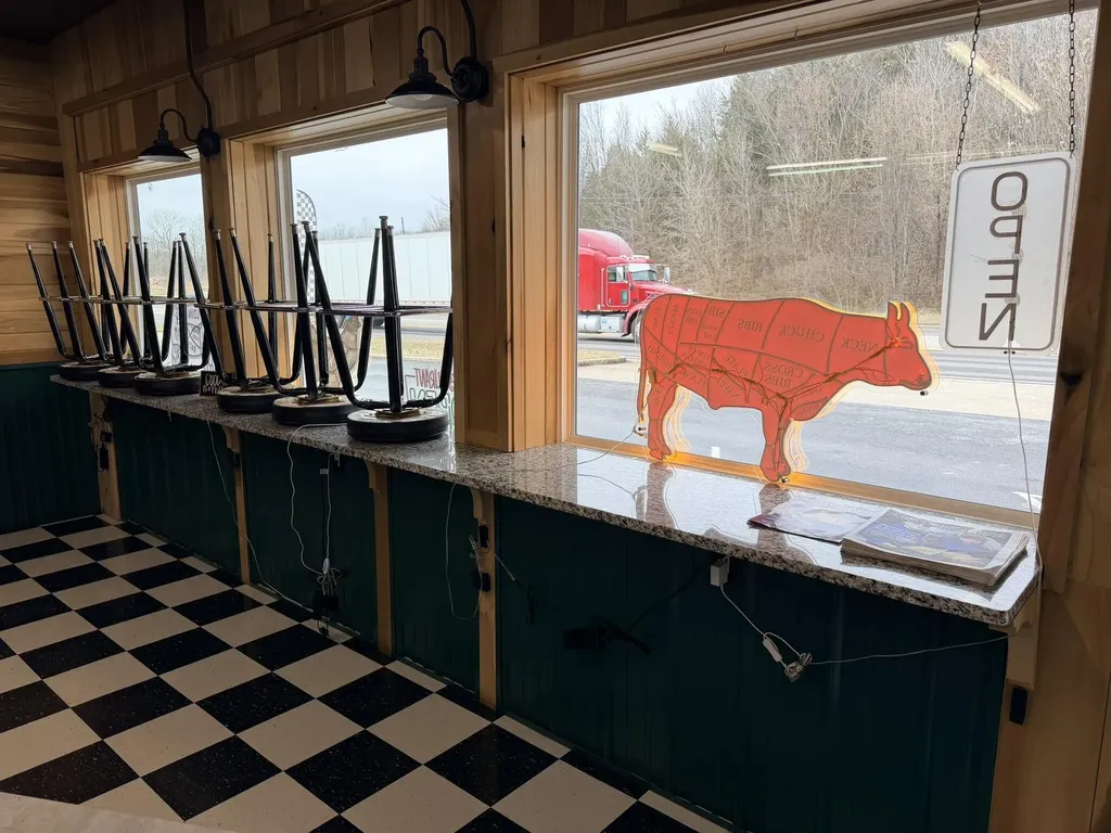 736 U.s. 62 Grand Rivers KY 42045