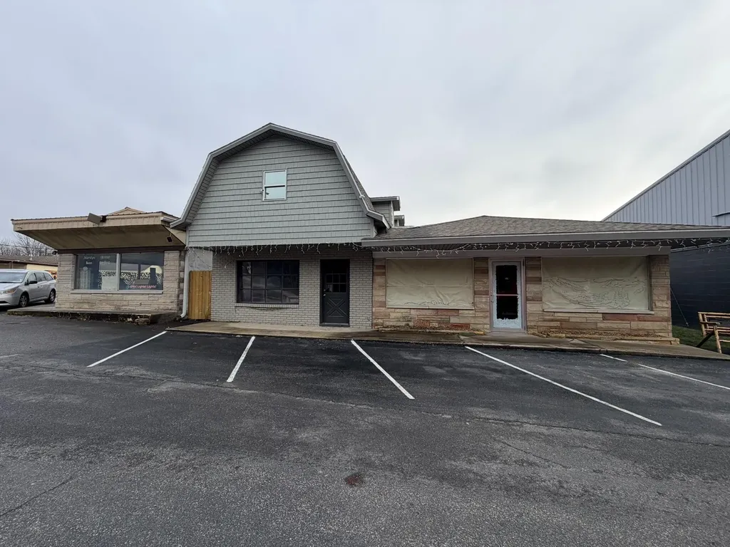 736 U.s. 62 Grand Rivers KY 42045