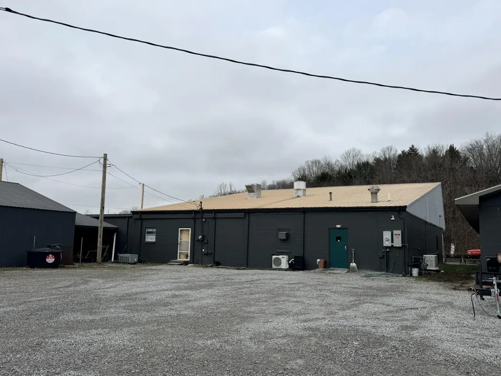 736 U.s. 62 Grand Rivers KY 42045