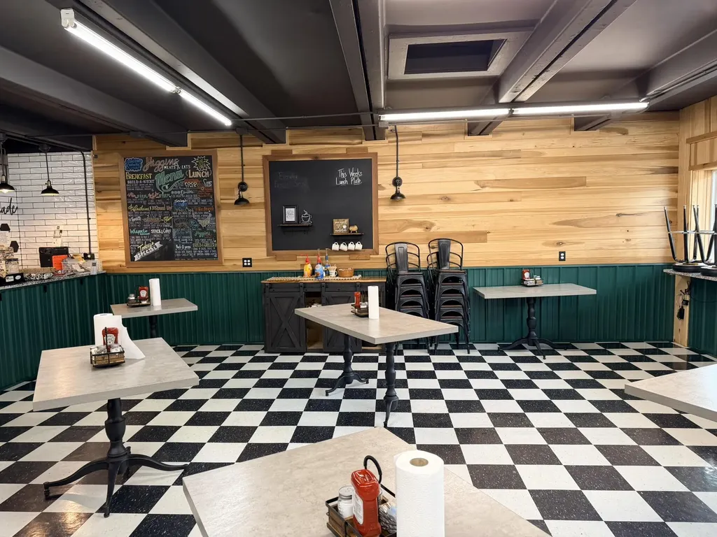 736 U.s. 62 Grand Rivers KY 42045
