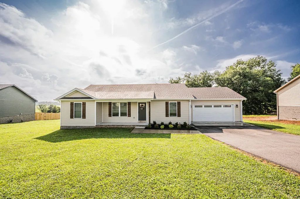 260 Walnut Grove Drive Smiths Grove KY 42171