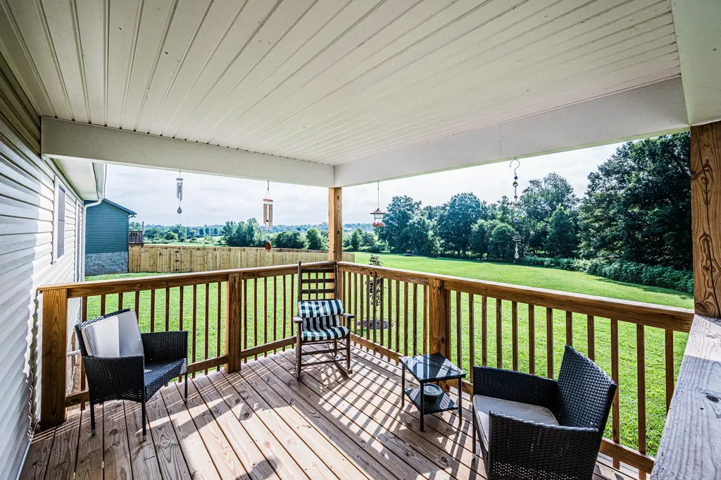 260 Walnut Grove Drive Smiths Grove KY 42171
