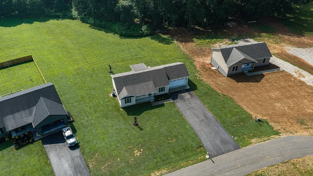 260 Walnut Grove Drive Smiths Grove KY 42171