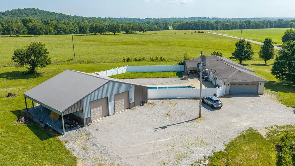 11325 Greenville Road Hopkinsville KY 42240