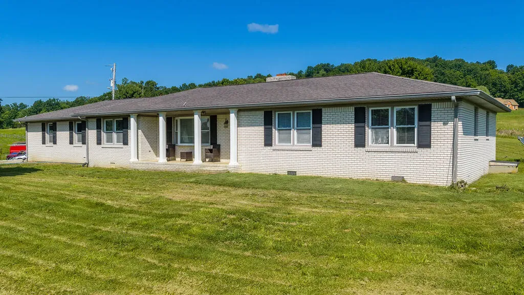 11325 Greenville Road Hopkinsville KY 42240