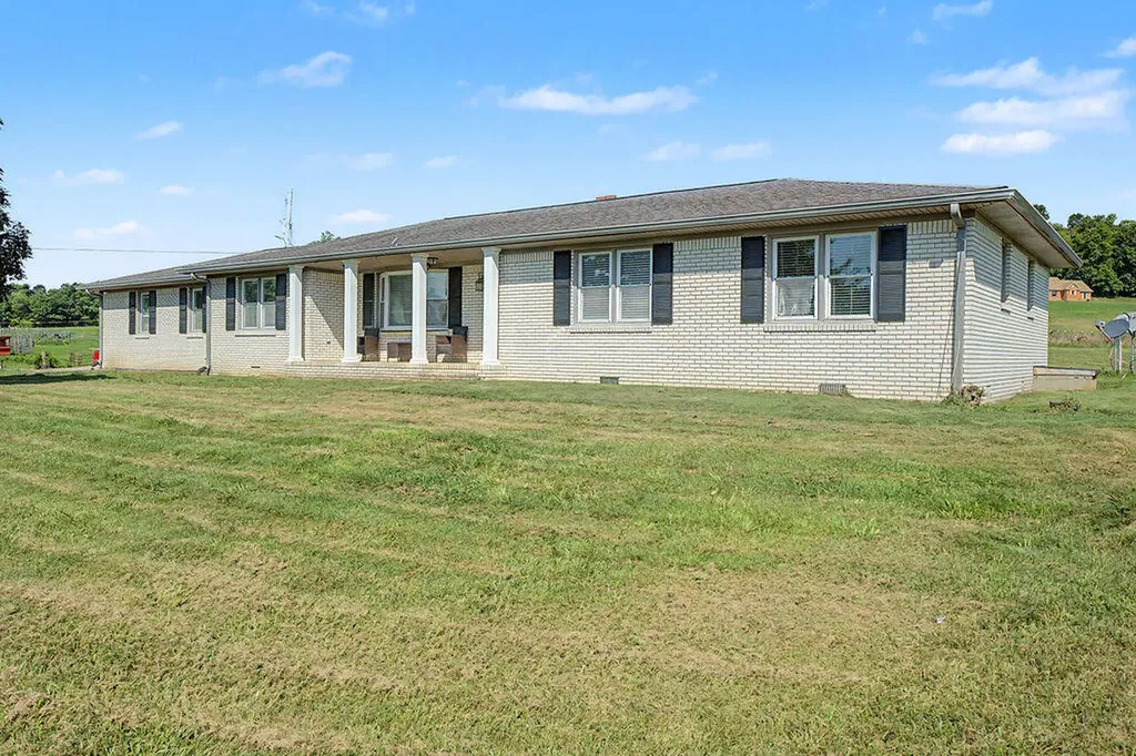 11325 Greenville Road Hopkinsville KY 42240