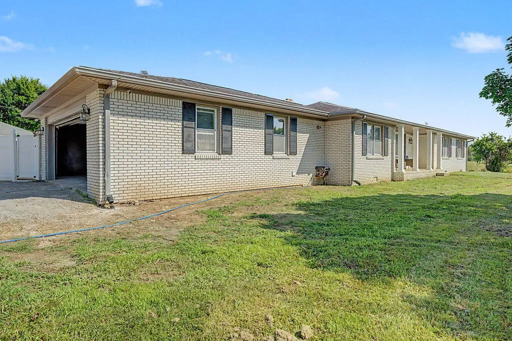 11325 Greenville Road Hopkinsville KY 42240