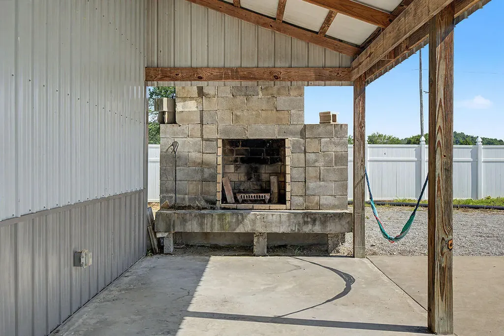 11325 Greenville Road Hopkinsville KY 42240