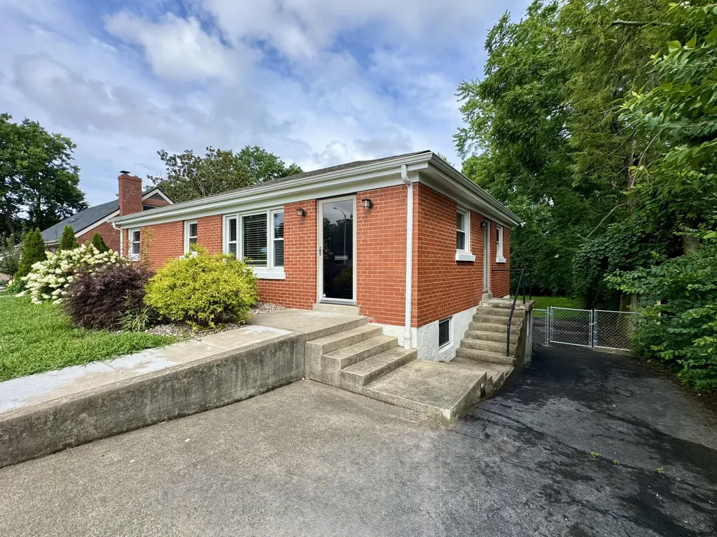 2564 Millbrook Drive Lexington KY 40503