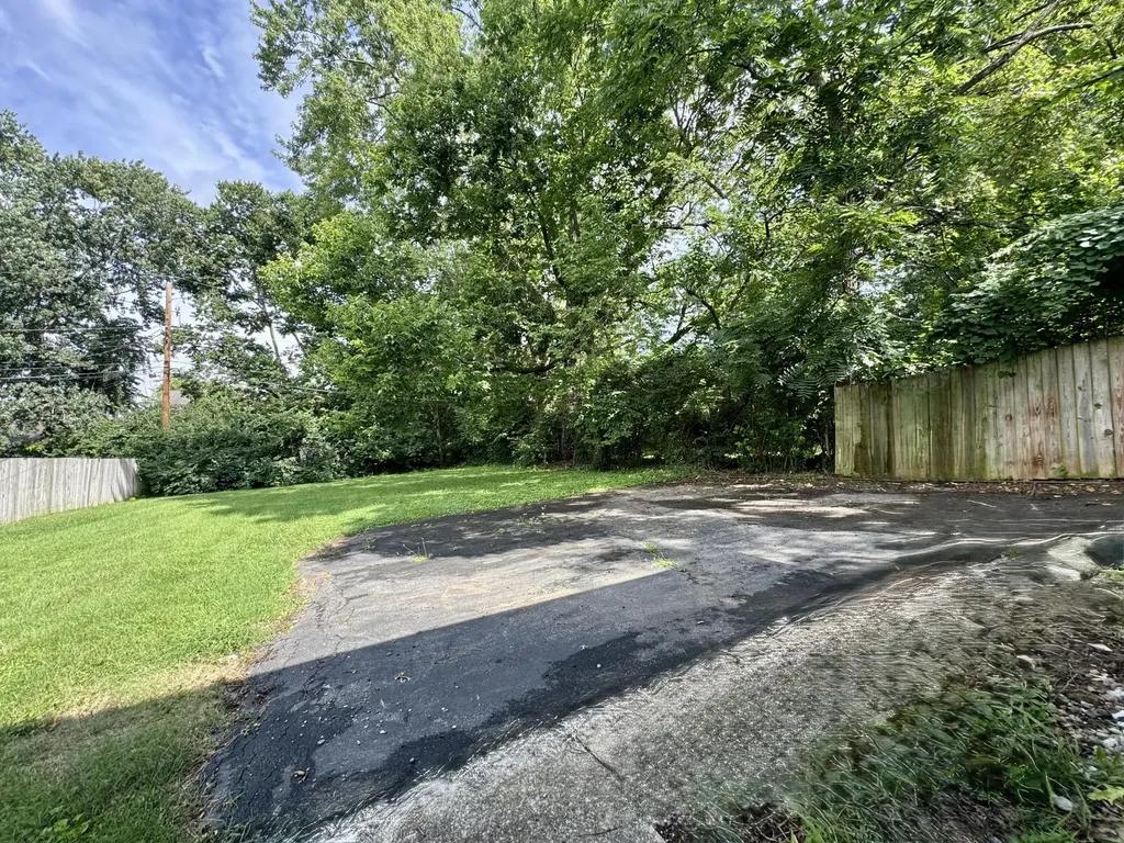 2564 Millbrook Drive Lexington KY 40503