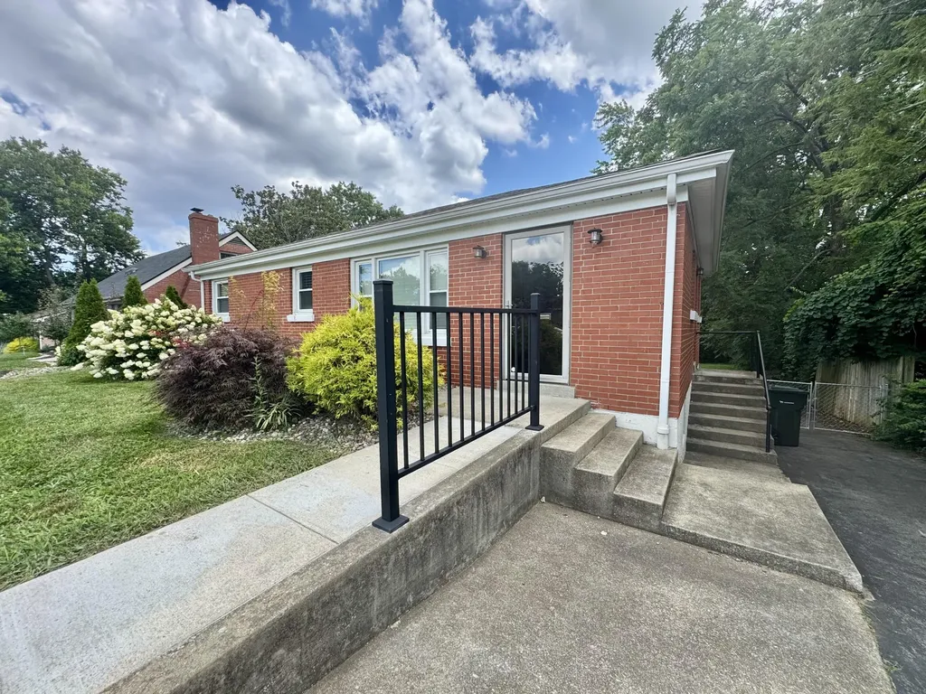 2564 Millbrook Drive Lexington KY 40503