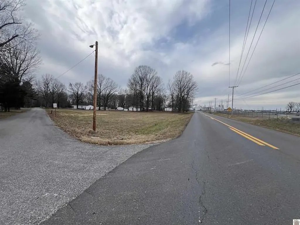 Lots 51-54, 68-71, & 102 Quail Road Calvert City KY 42029
