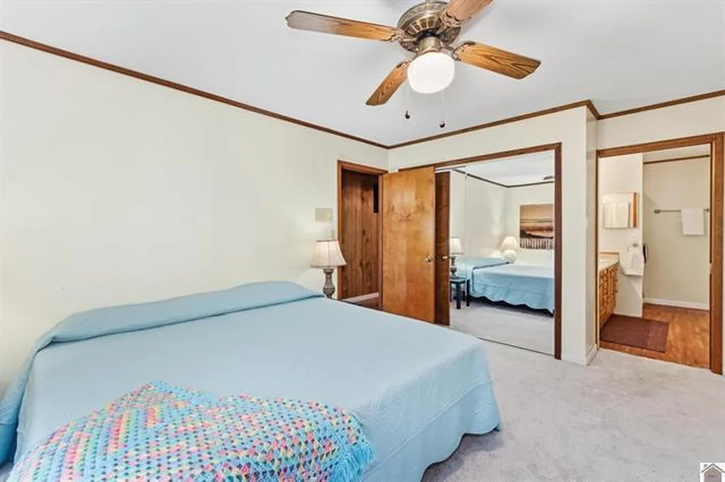 157 Lakeshore Drive Eddyville KY 42038
