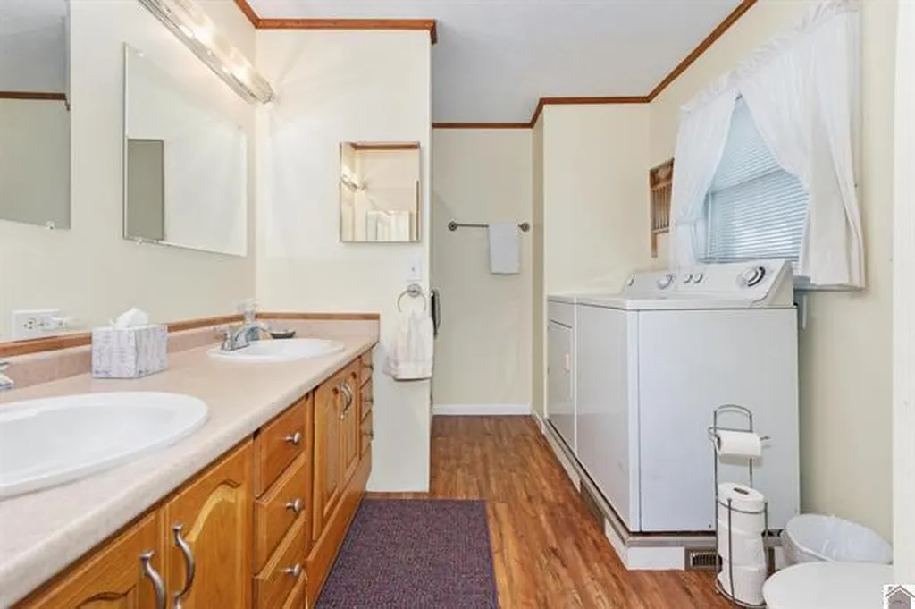 157 Lakeshore Drive Eddyville KY 42038