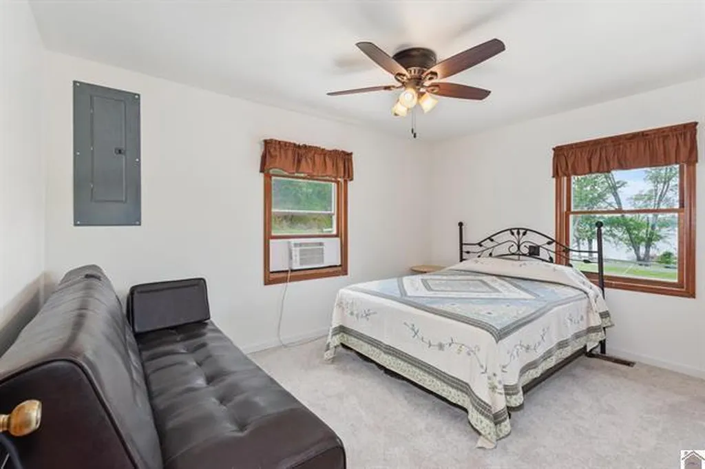 157 Lakeshore Drive Eddyville KY 42038