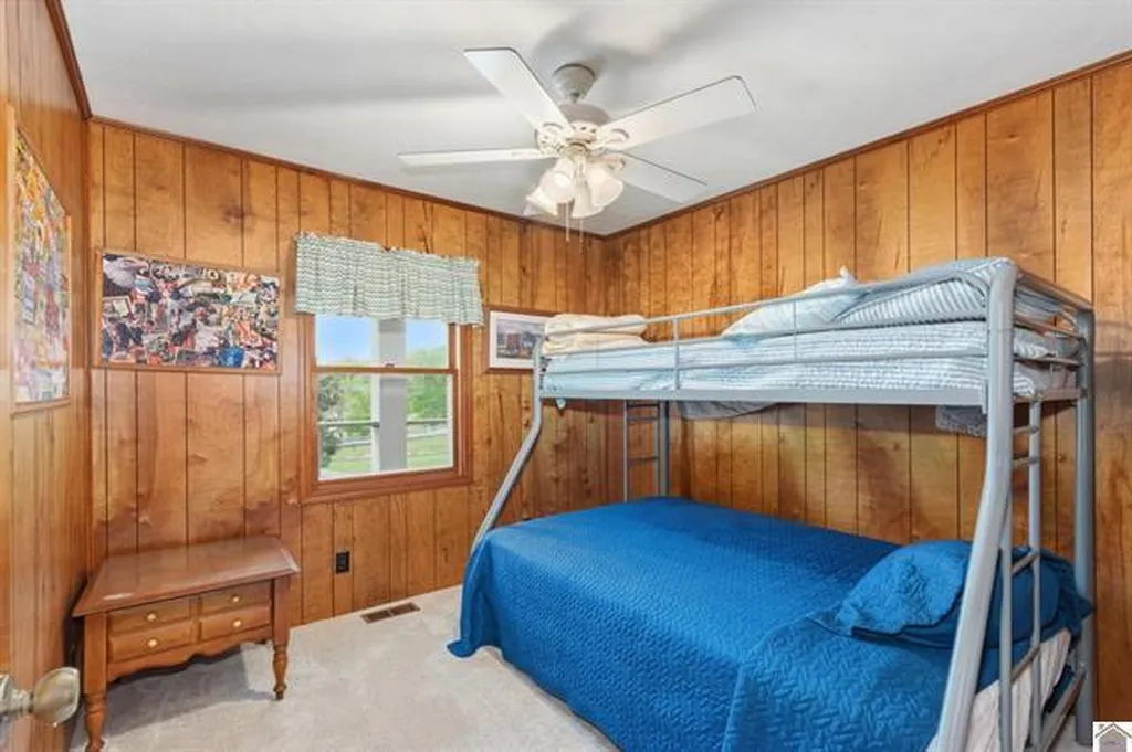 157 Lakeshore Drive Eddyville KY 42038
