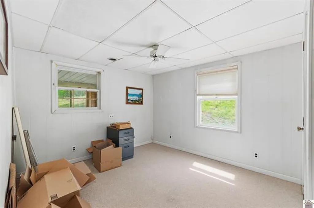 157 Lakeshore Drive Eddyville KY 42038