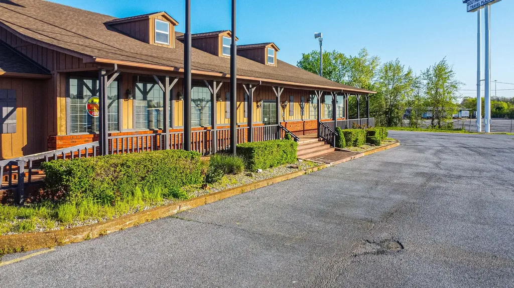 7052 Benton Road Paducah KY 42003