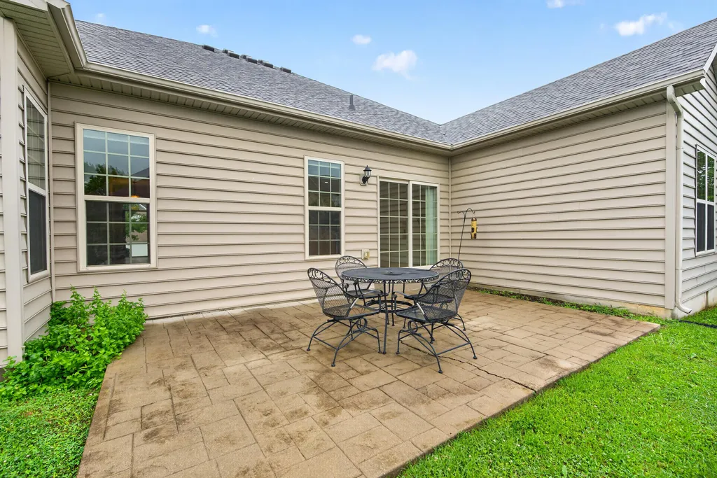 205 Red Oak Way Nicholasville KY 40356