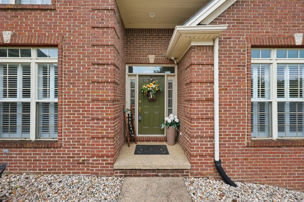 1369 Estates Hill Circle Lexington KY 40511