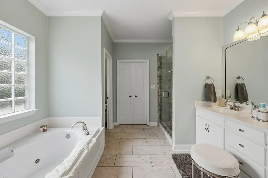 1369 Estates Hill Circle Lexington KY 40511