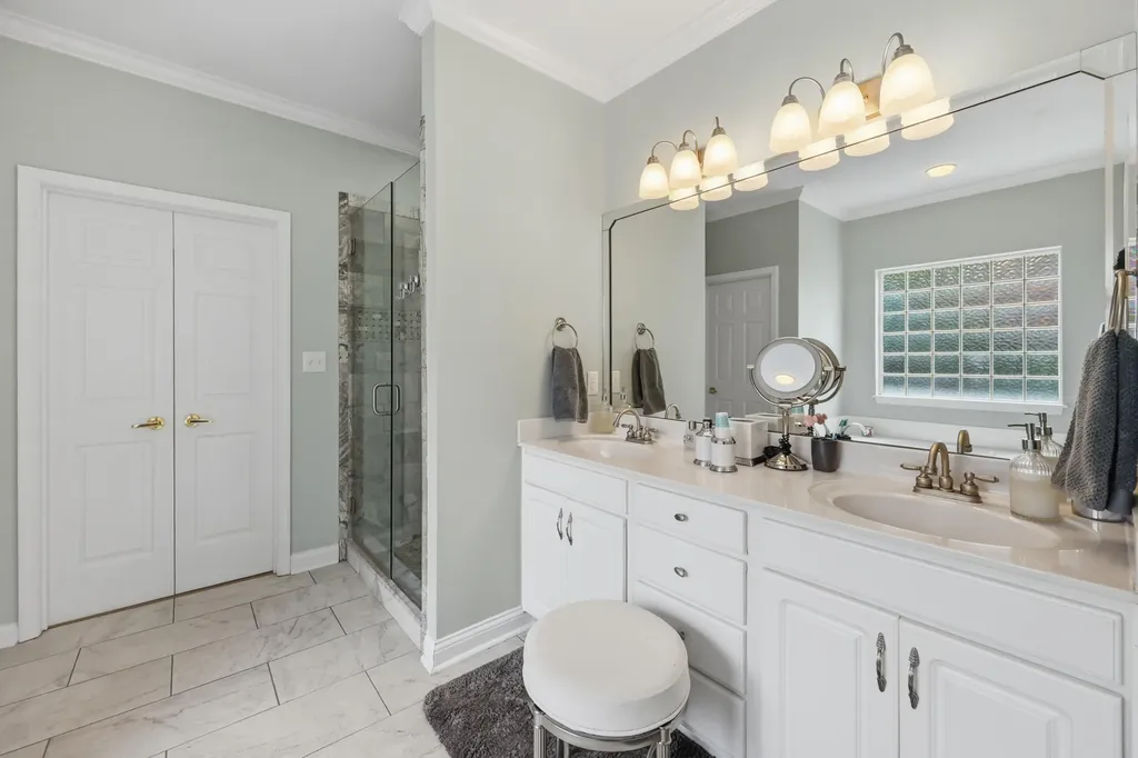 1369 Estates Hill Circle Lexington KY 40511