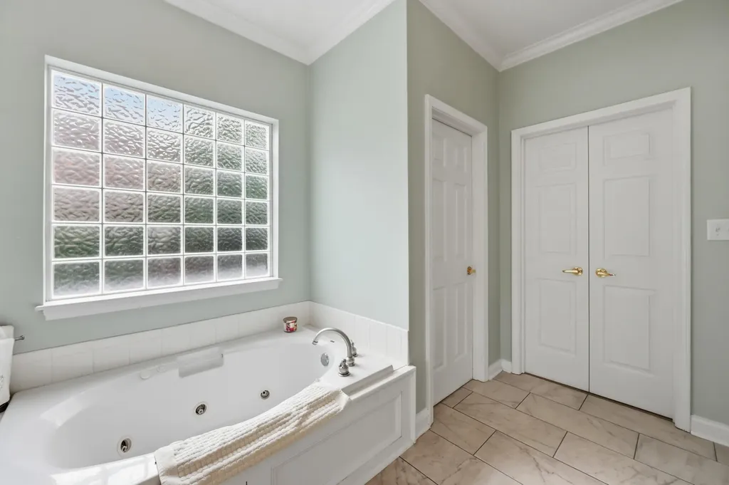 1369 Estates Hill Circle Lexington KY 40511