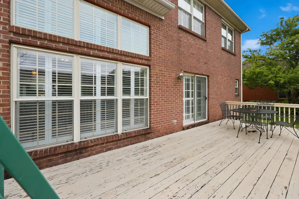 1369 Estates Hill Circle Lexington KY 40511