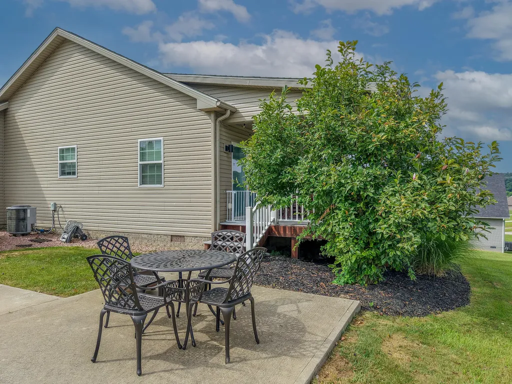 27 Dale Hollow Drive Morehead KY 40351