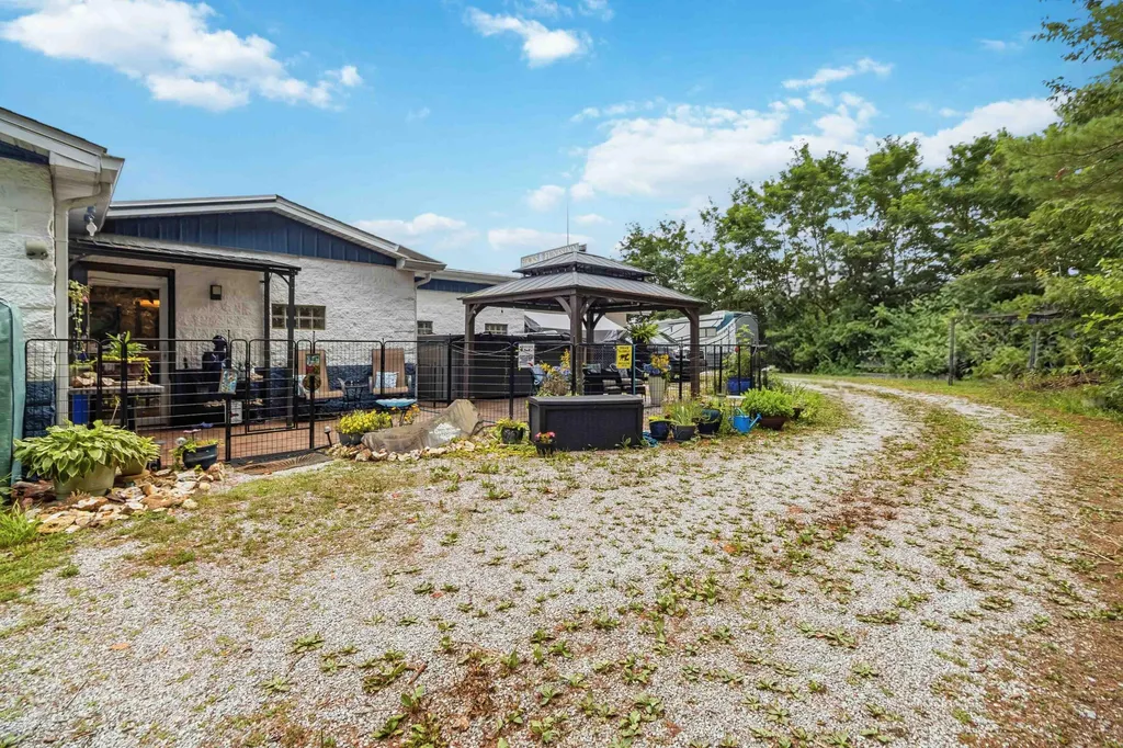 4821 S Highway 27 Somerset KY 42501
