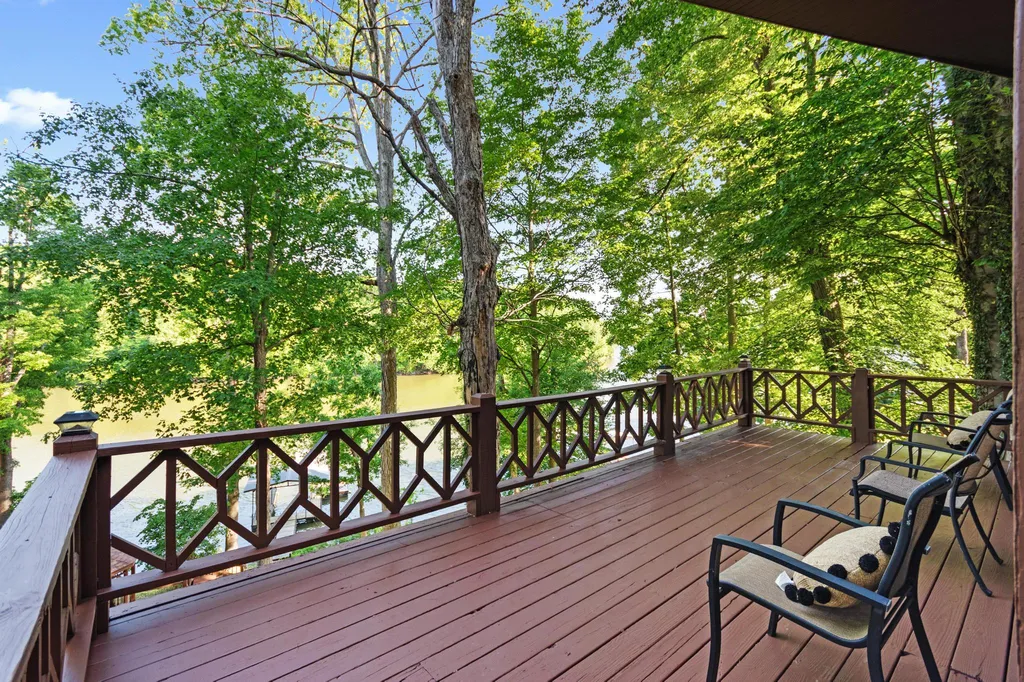 119 Laurens Way Eddyville KY 42038