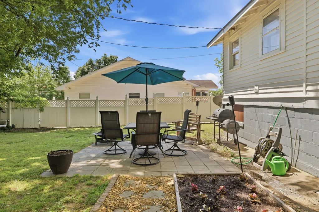 306 S 5th Street Murray KY 42071