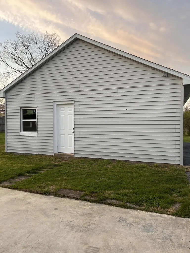 185 Cummins Ferry Road Salvisa KY 40372