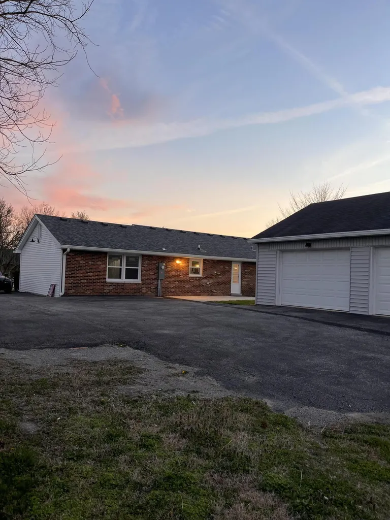 185 Cummins Ferry Road Salvisa KY 40372