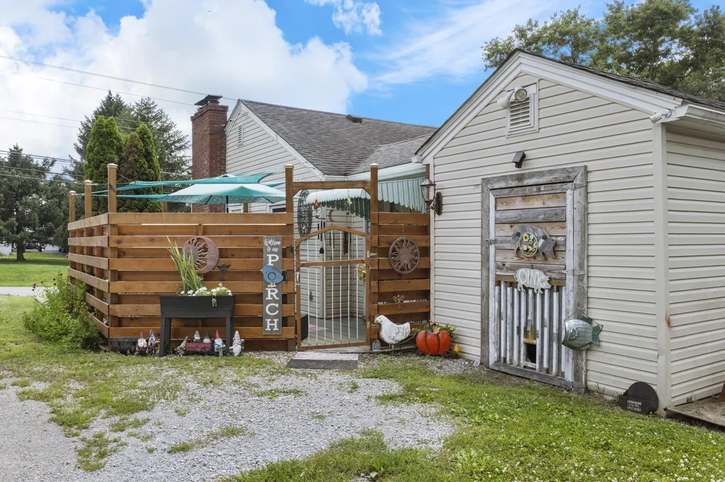 551 Cornishville Street Harrodsburg KY 40330