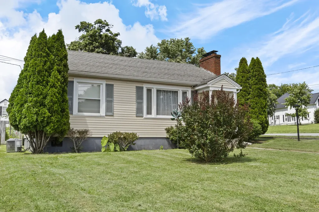 551 Cornishville Street Harrodsburg KY 40330