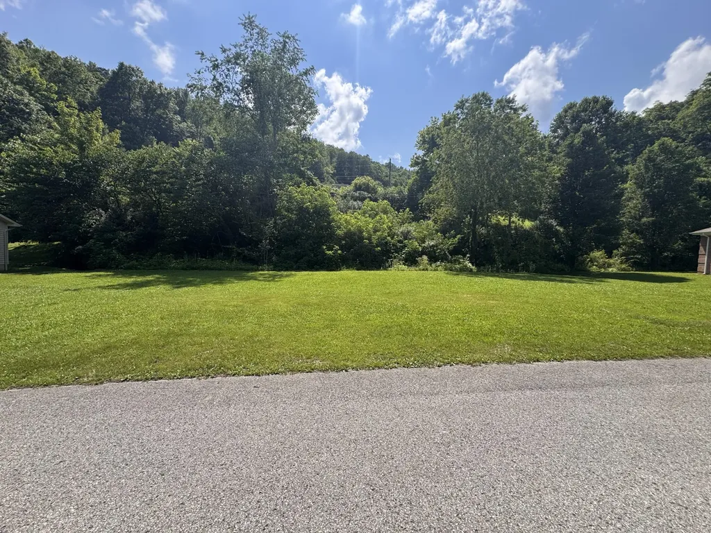 111 115 Stoney Brook Drive Van Lear KY 41265