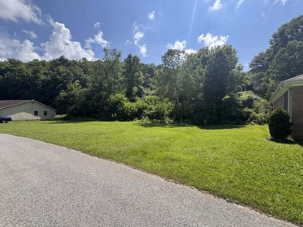 111 115 Stoney Brook Drive Van Lear KY 41265