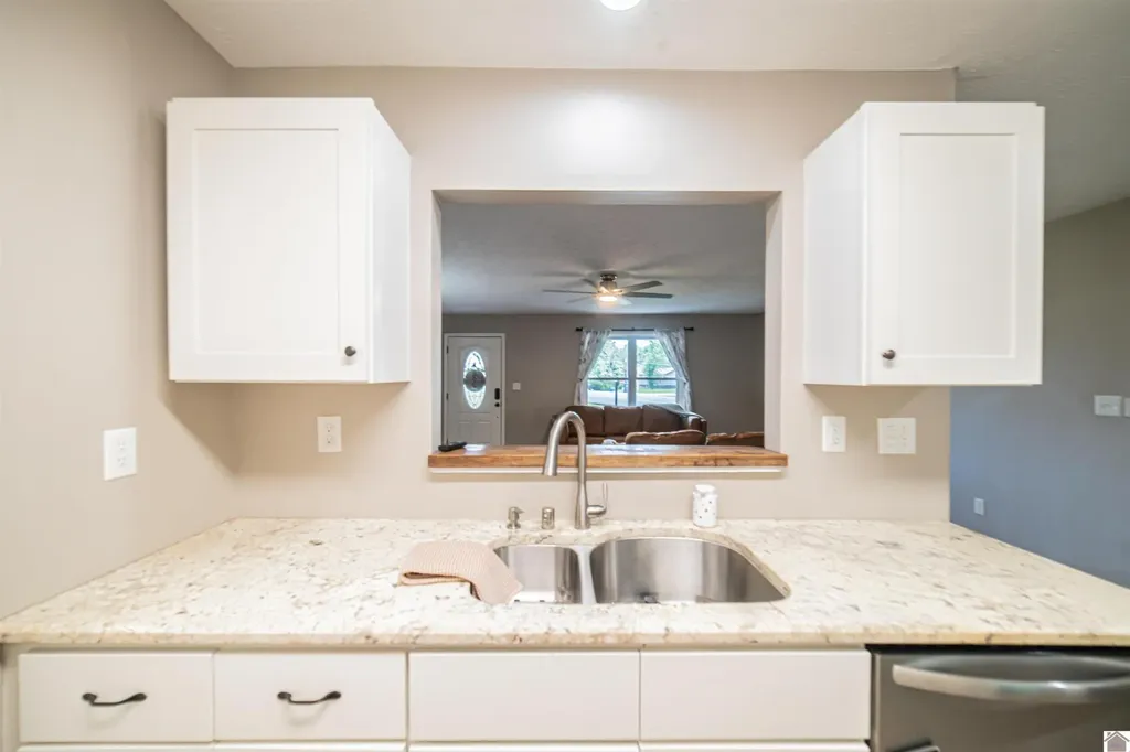 530 Sharry Lynn Drive Paducah KY 42003