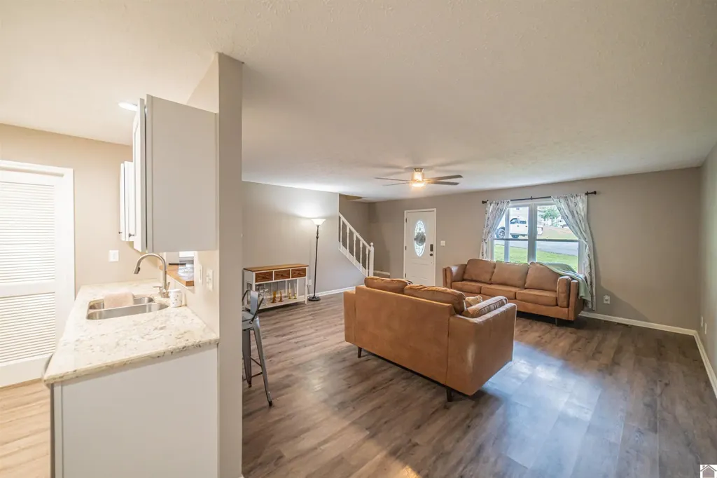 530 Sharry Lynn Drive Paducah KY 42003