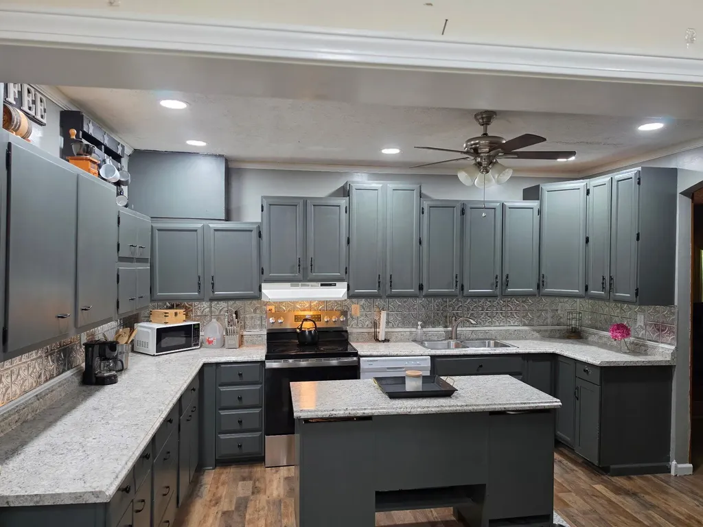 82 Fairway Drive Jenkins KY 41537