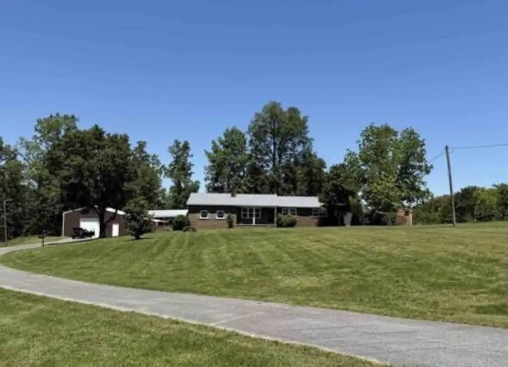 284 Trace Creek Church Road Mayfield KY 42066
