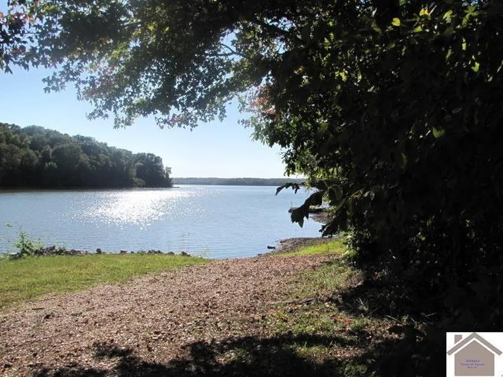 1776 Parkersville Road Eddyville KY 42038
