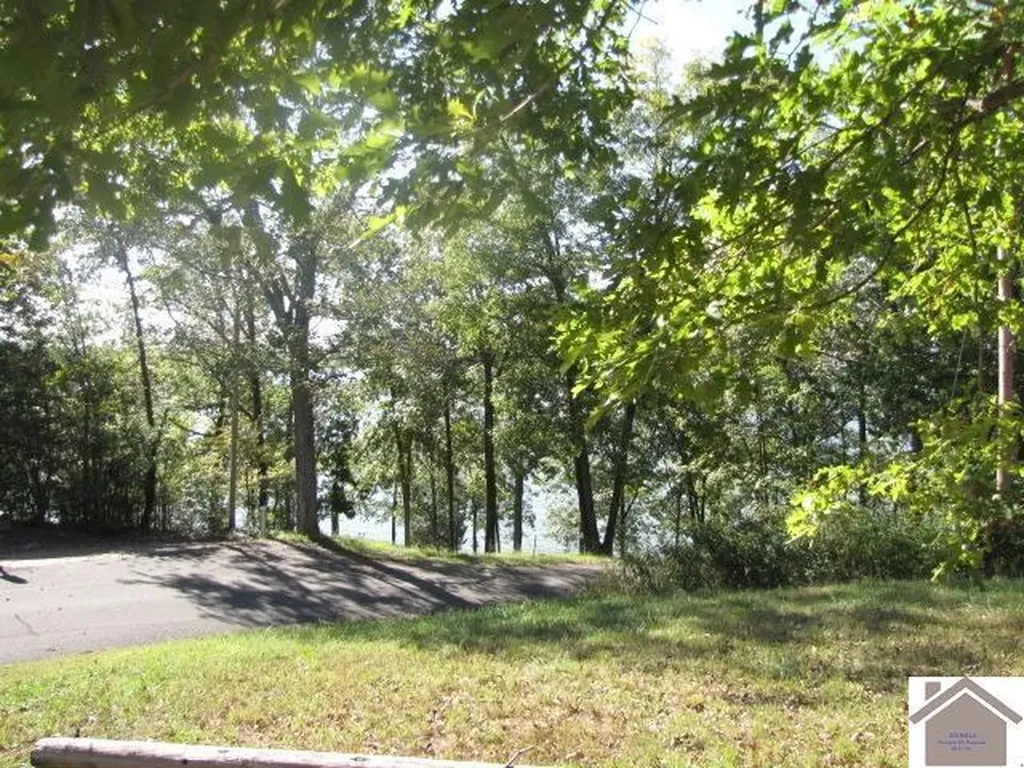 1776 Parkersville Road Eddyville KY 42038