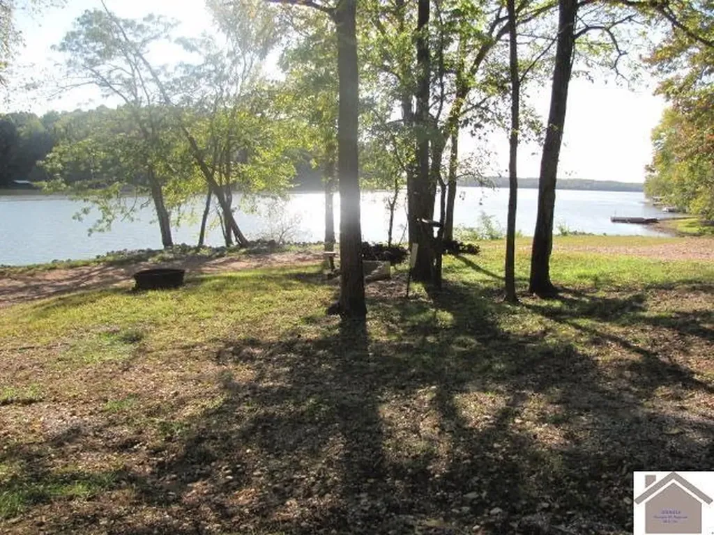 1776 Parkersville Road Eddyville KY 42038