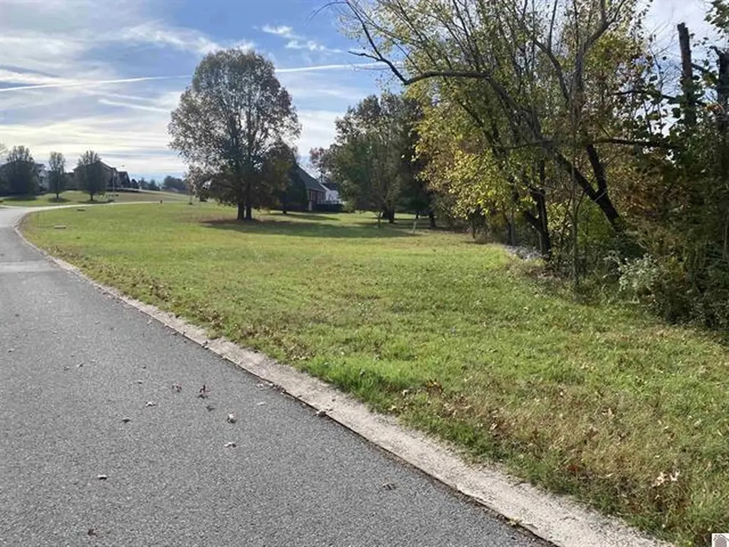 Lot 34 & 35 Woodtrace Lane Benton KY 42025