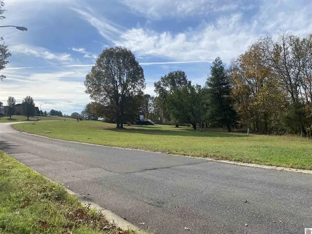 Lot 34 & 35 Woodtrace Lane Benton KY 42025