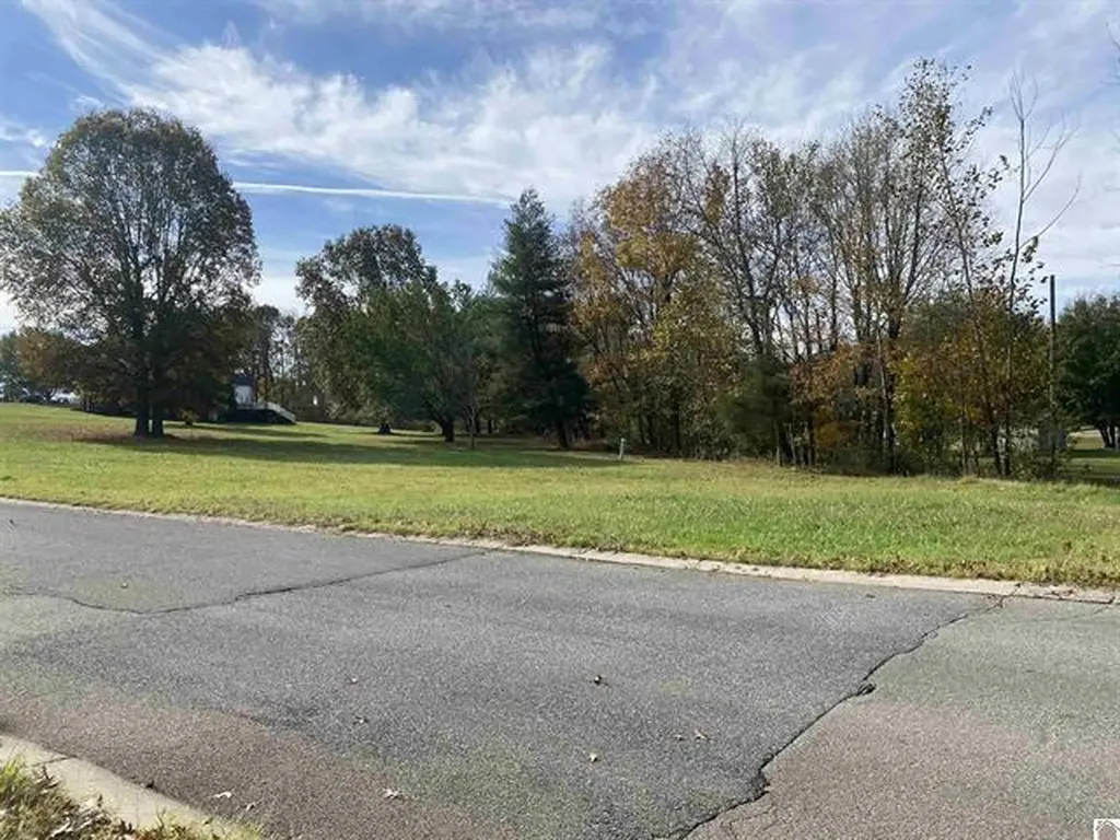 Lot 34 & 35 Woodtrace Lane Benton KY 42025